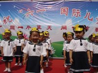 伸伸小舌頭，好可愛呦??！
