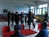 中秋節(jié)馬玉林幼兒園到敬老院慰問。