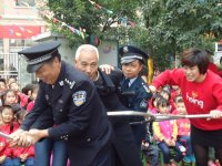 壞人來(lái)了，我們?cè)撛趺崔k呢？
