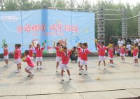 孩子們集體舞蹈！